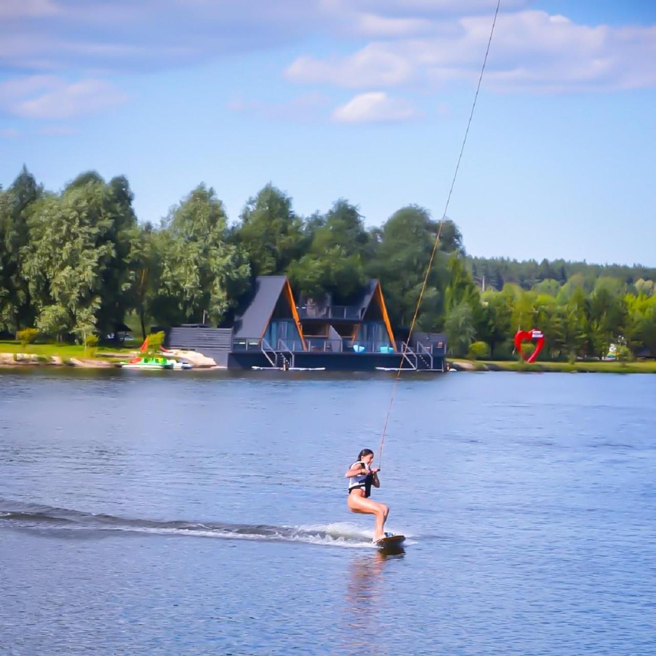 Sherwood Lake Hotel Berezovka  المظهر الخارجي الصورة